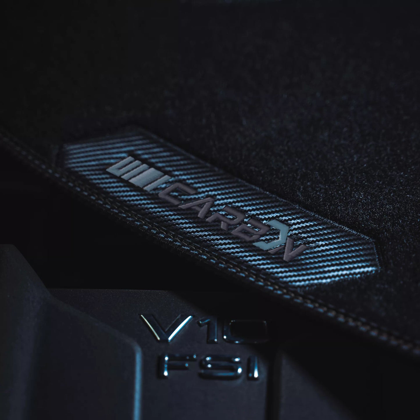 Tapis en velours de la série CarbonBlack™ pour Peugeot 508 2011-2018