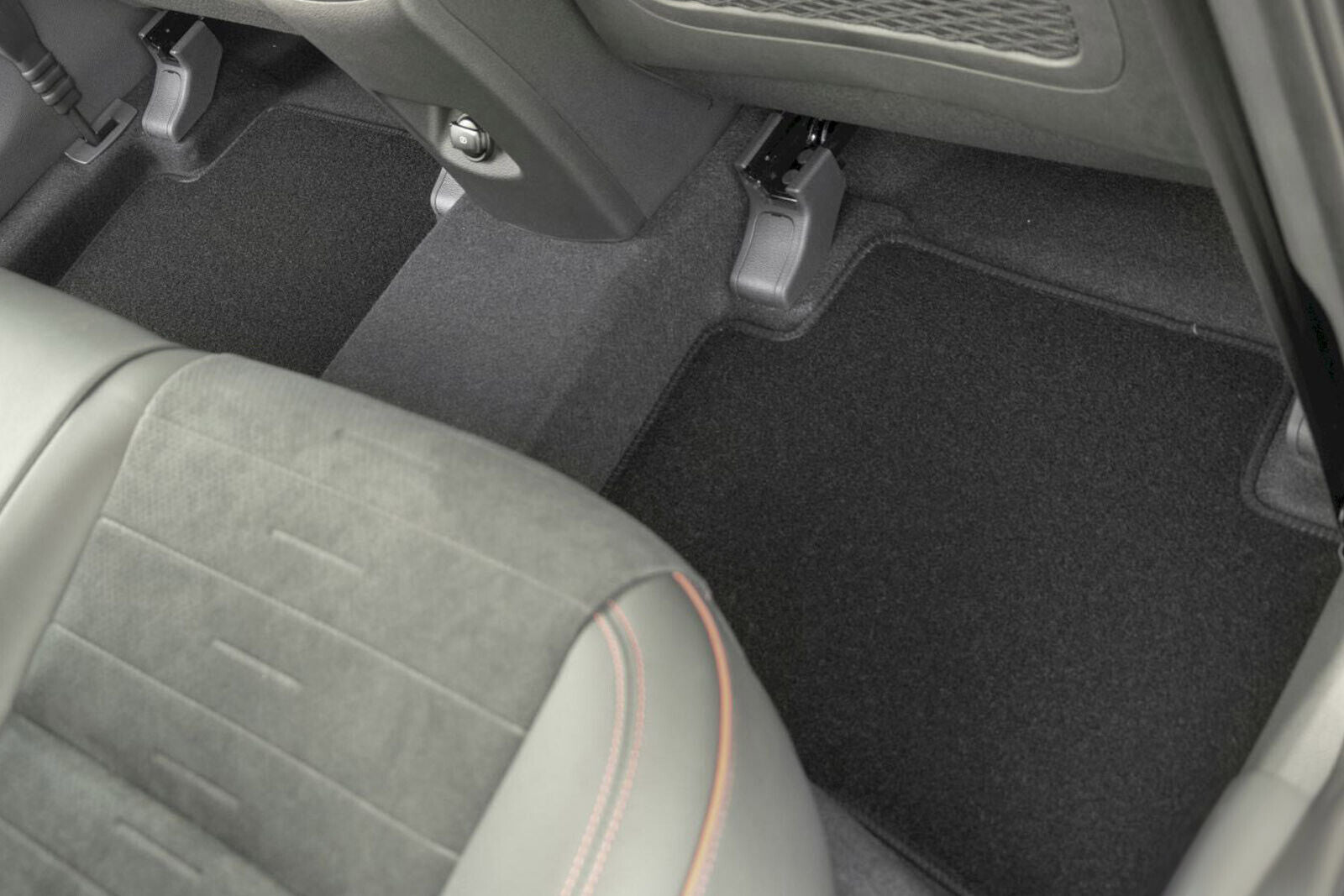 Tapis de Sol Feutres adapté pour Peugeot 207 (2006-2012) - tapis