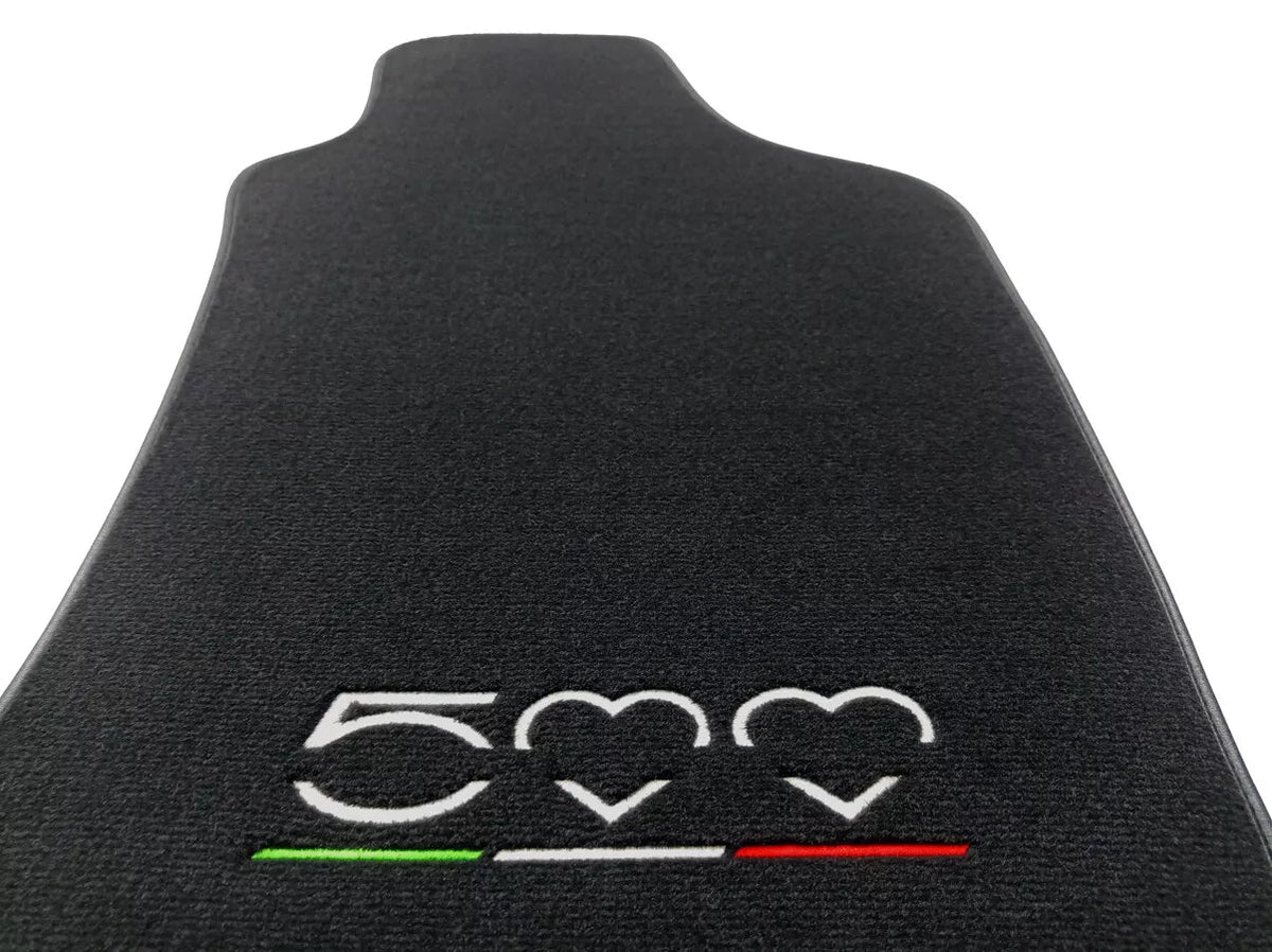 TAPIS DE SOL VELOURS pour FIAT 500 (2007 -...) NOIR + BRODERIE 3D PREMIUM - rst-parts