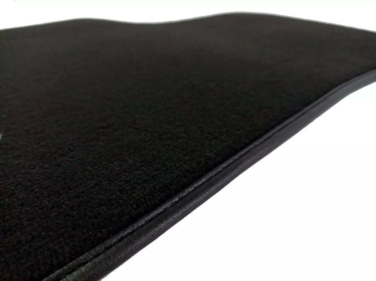 TAPIS DE SOL VELOURS pour FIAT 500 (2007 -...) NOIR + BRODERIE 3D PREMIUM - rst-parts