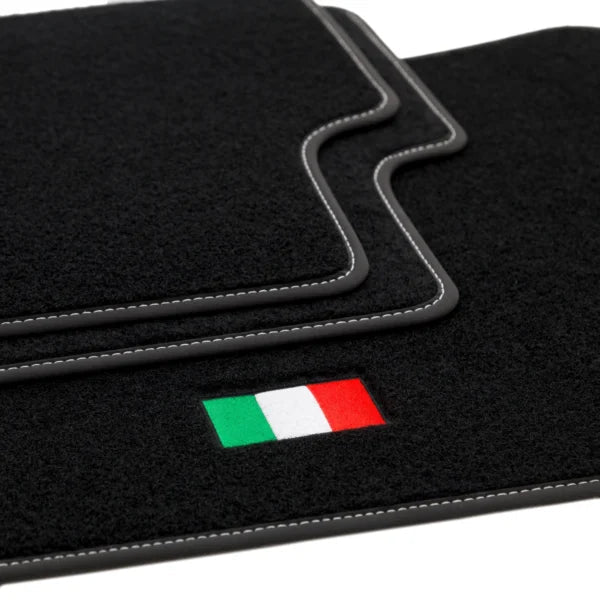 Tapis en velours LOGO pour Alfa Romeo Giulietta 2010-2020 - rst-parts
